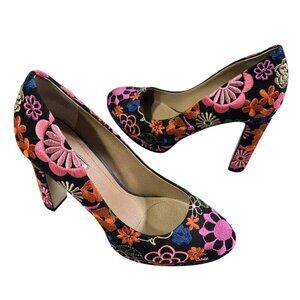 Tahari Brentwood Black Floral Embroidered Round Toe Pumps Hippie Retro Look